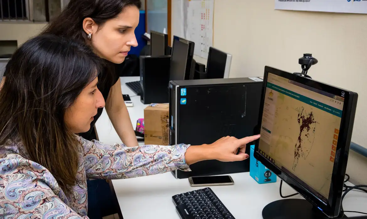 برزیل در سال 2025 نزدیک به 1.3 میلیون شغل رسمی ایجاد می‌کند